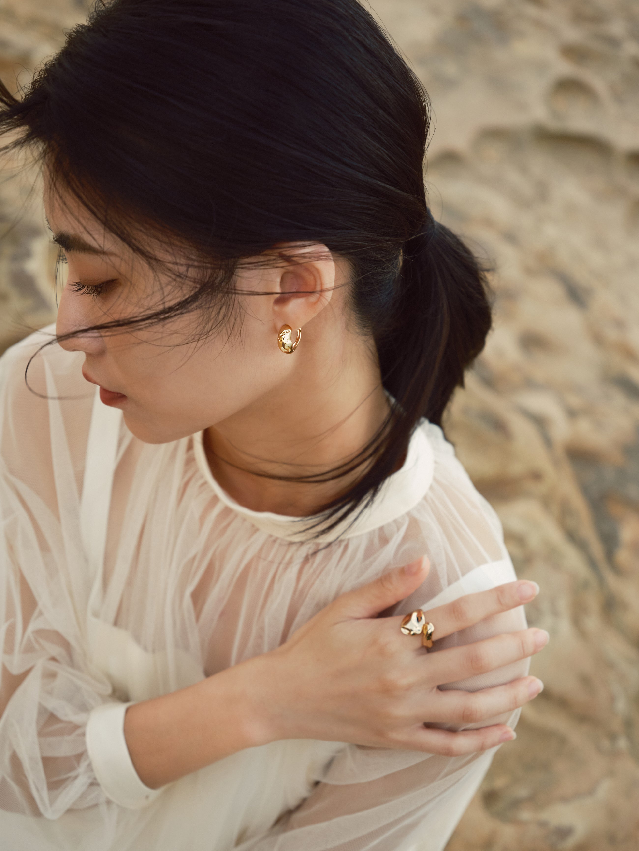 流 (Liú) Flow Earring