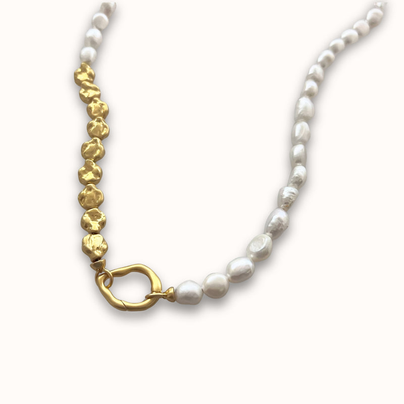 蚌 (Bàng) Mussel Necklace